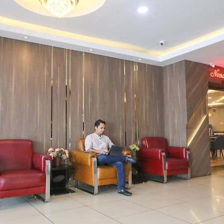 Golden Nasmir Hotel Букит-Мертаджам Экстерьер фото