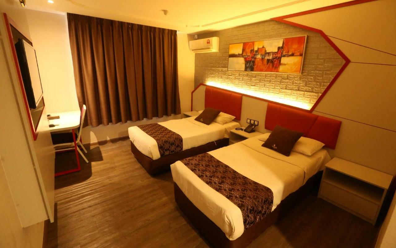 Golden Nasmir Hotel Букит-Мертаджам Экстерьер фото