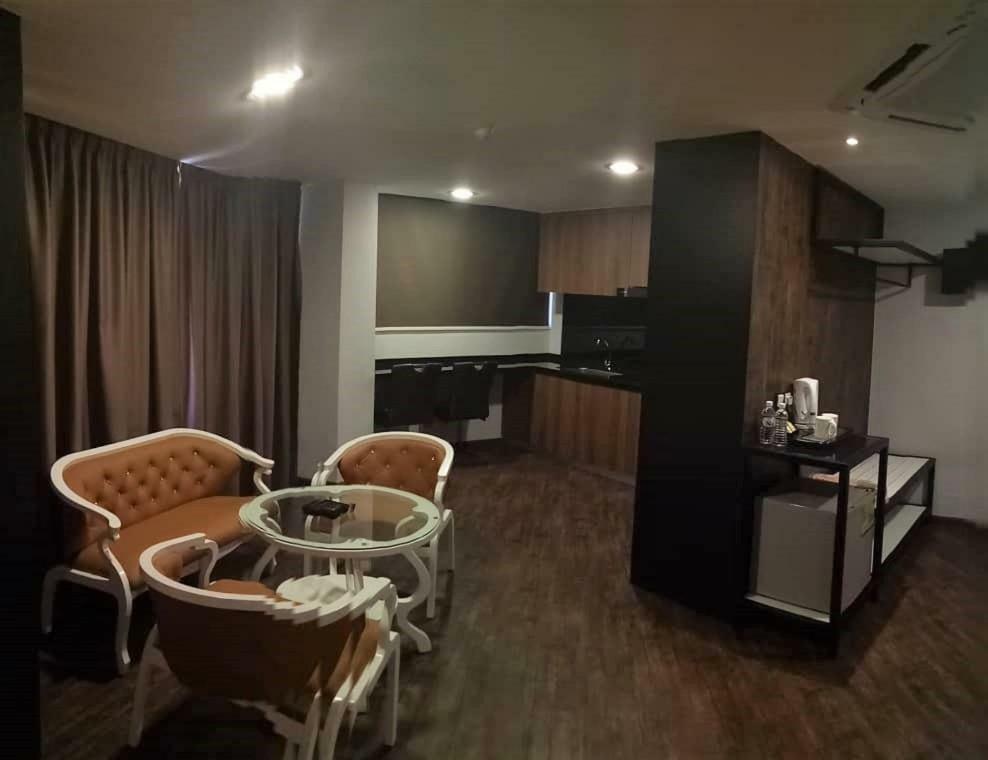 Golden Nasmir Hotel Букит-Мертаджам Экстерьер фото